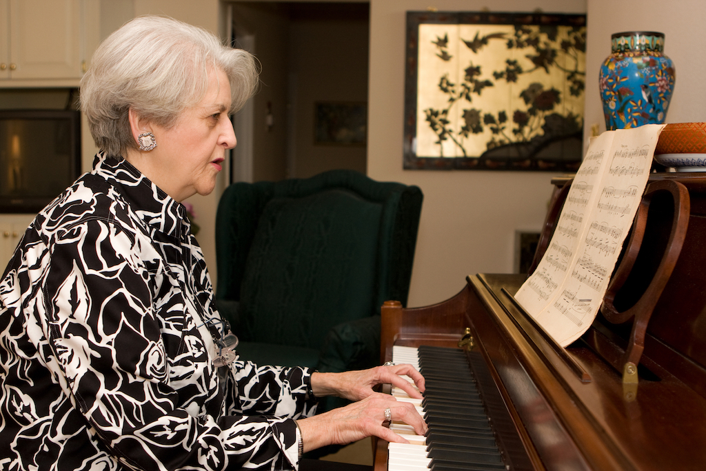 Here's gran at the piano!